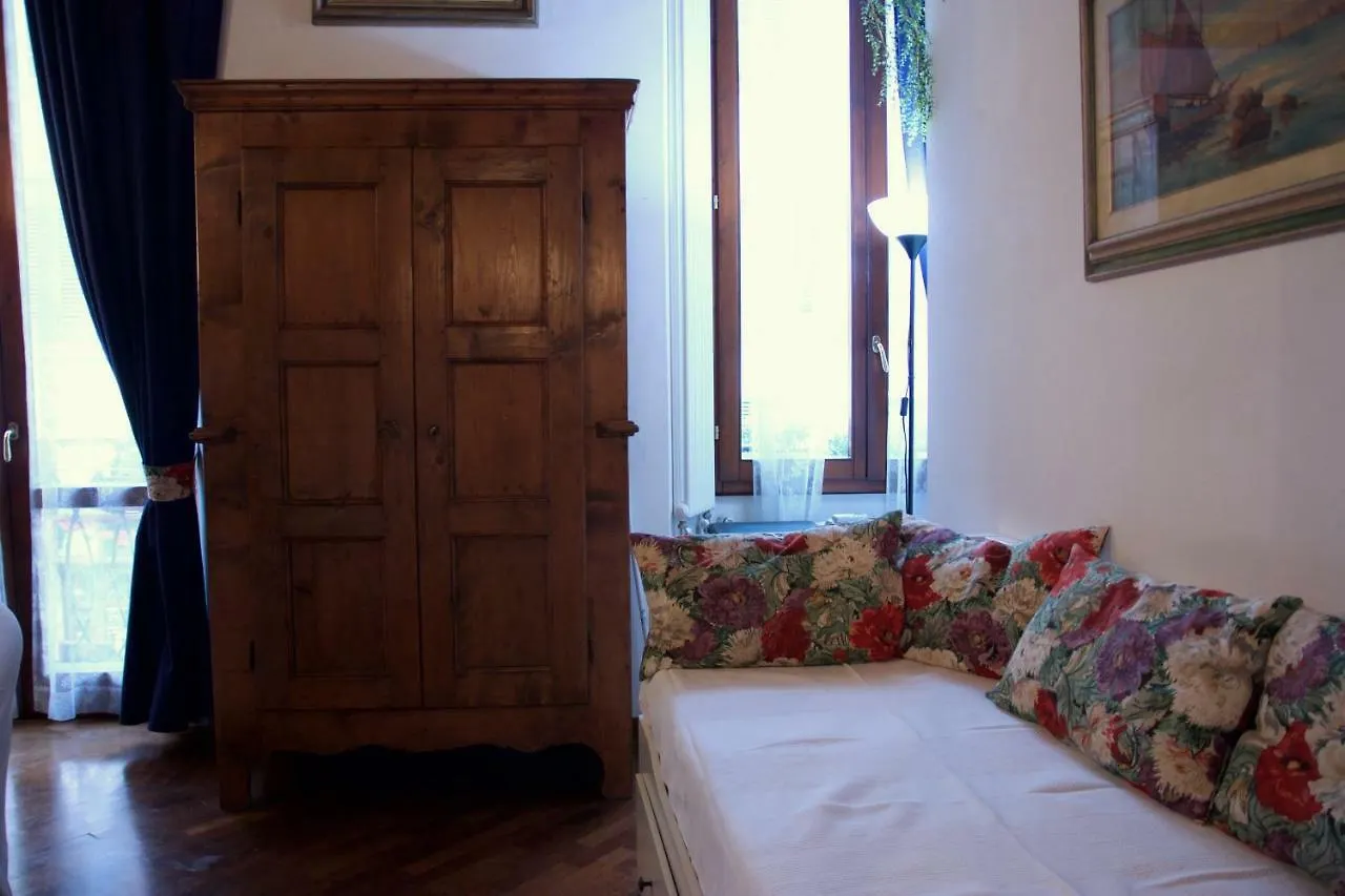 Luxury Central Flat River View Apartment Florence